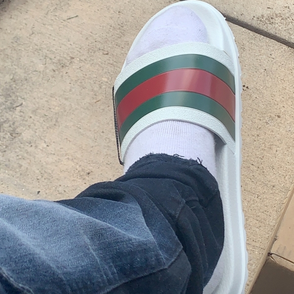 Gucci flip flops - Picture 2 of 4